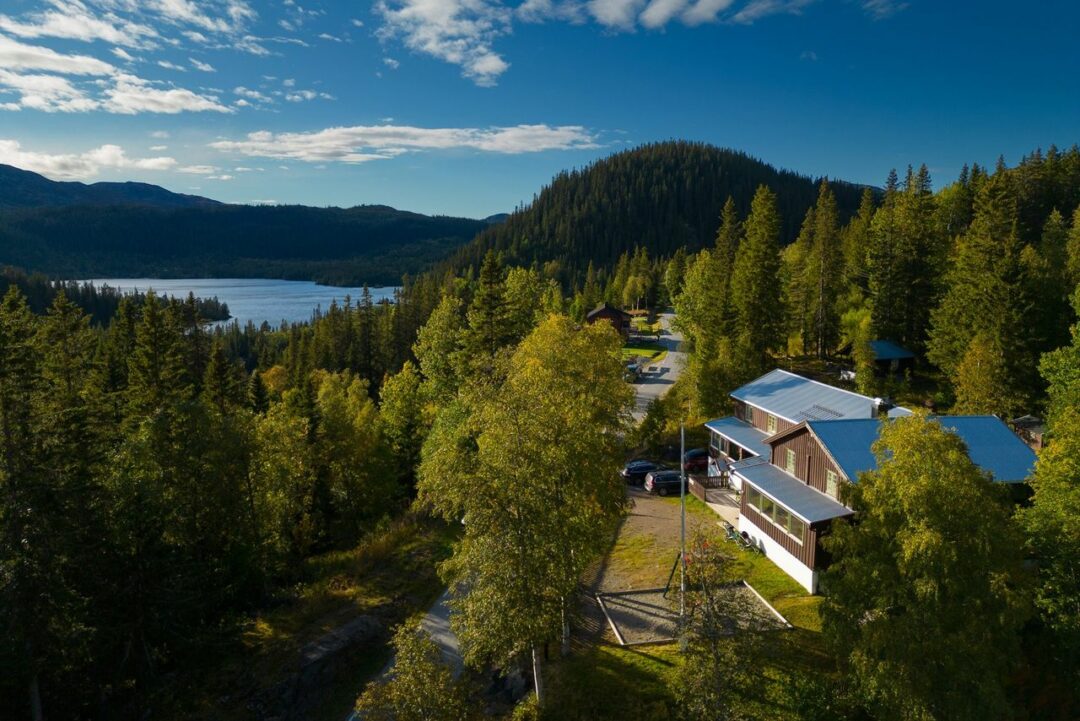 Bondal fjellstue fra luften sett østfra