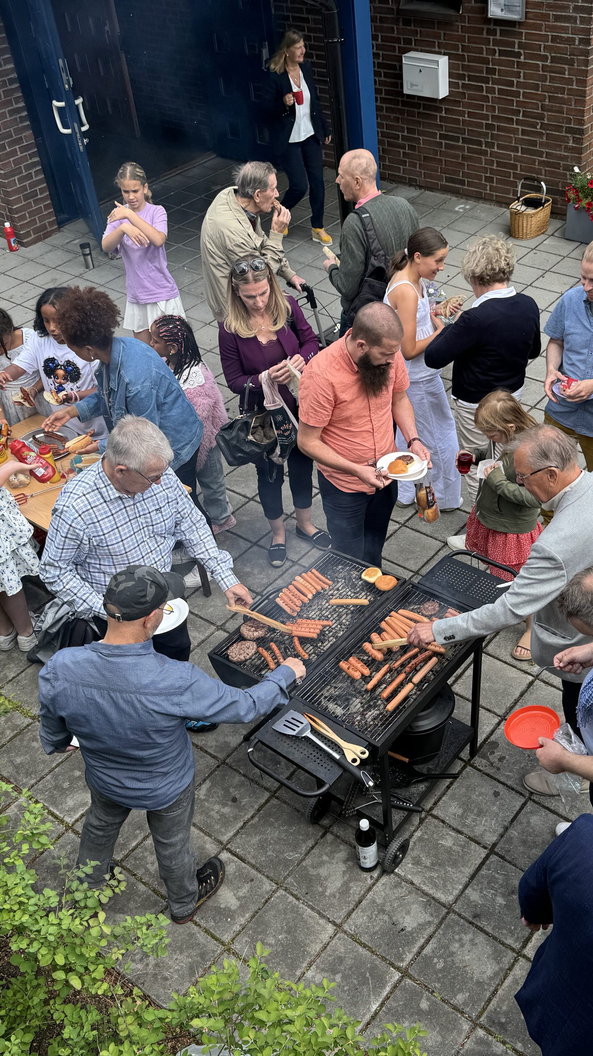 Sommerfest-2024-grill-scaled-aspect-ratio-9-16